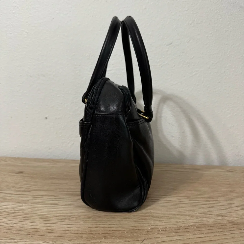 Worthington Black Leather Handbag Double‎ Handle Vintage 90s Y2K Gold Accents